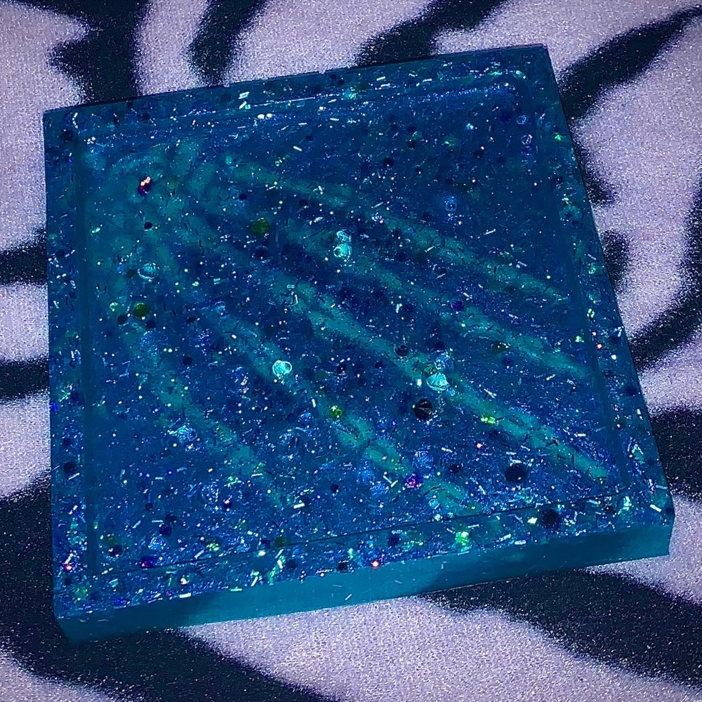 Custom Ash trays <3